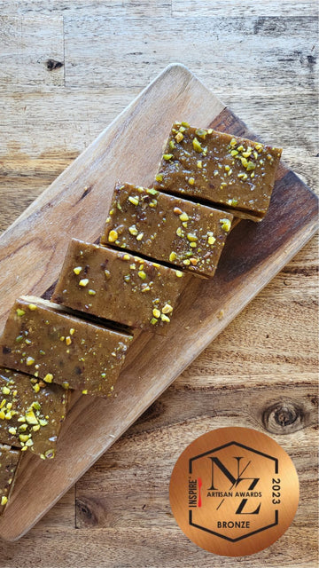 Ginger pistachio slice