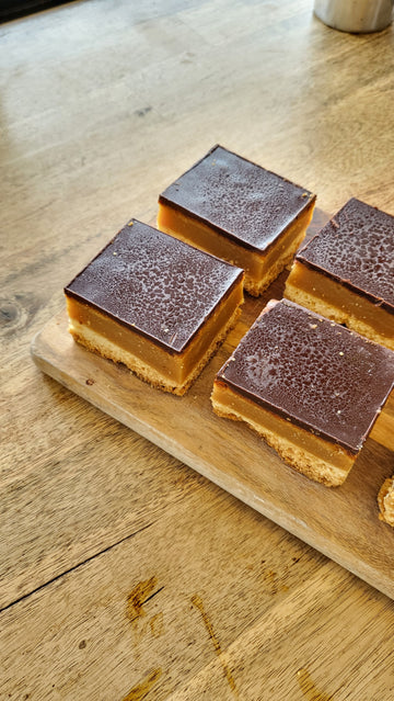 Peanut butter caramel slice